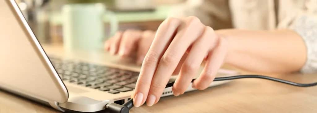 Pojemność baterii laptopa a czas pracy: co musisz wiedzieć, aby nie rozczarować się