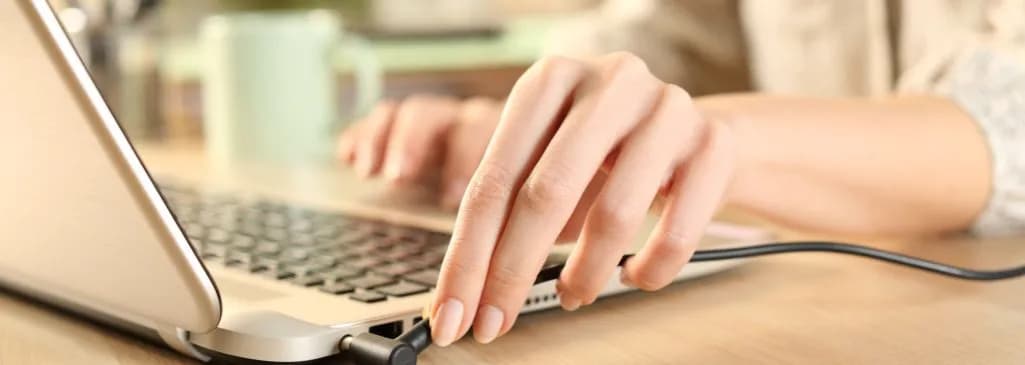 Pojemność baterii laptopa a czas pracy: co musisz wiedzieć, aby nie rozczarować się