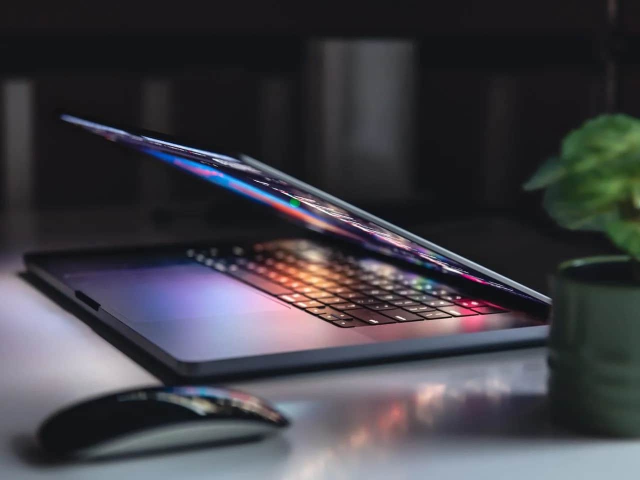 Ile kosztuje laptop? Ceny, które zaskoczą i pomogą w wyborze