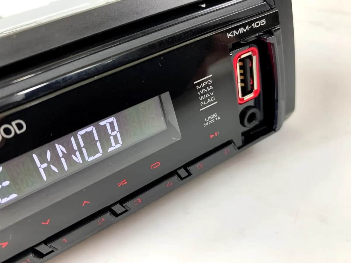 Jaki format pendrive do radia samochodowego, aby uniknąć problemów z odtwarzaniem?