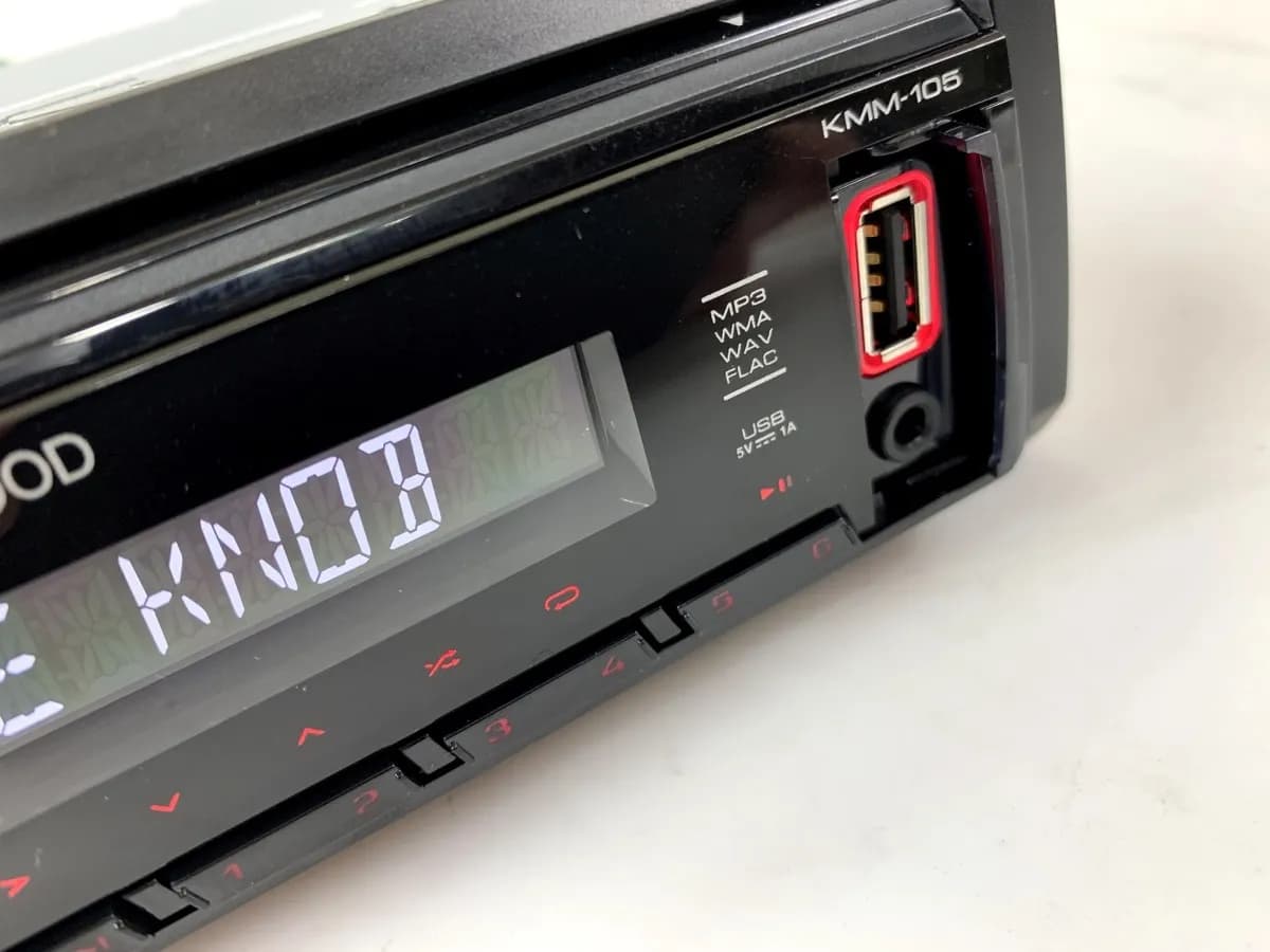 Jaki format pendrive do radia samochodowego, aby uniknąć problemów z odtwarzaniem?