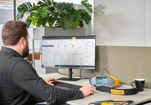 Jak sprawdzić model monitora i uniknąć problemów z identyfikacją